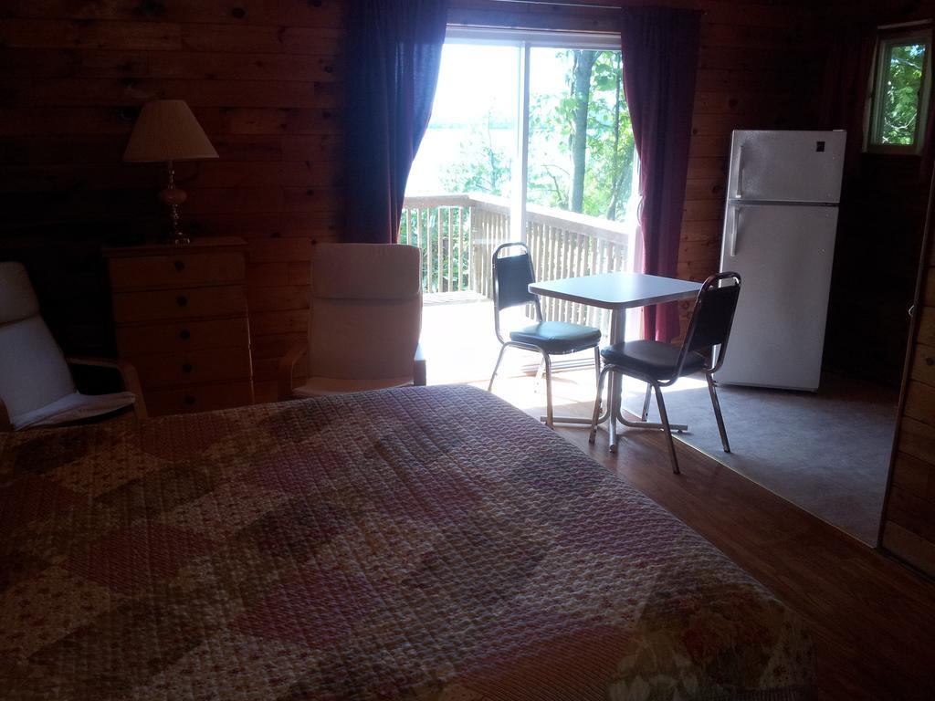 Red Lodge Resort Little Current Pokój zdjęcie